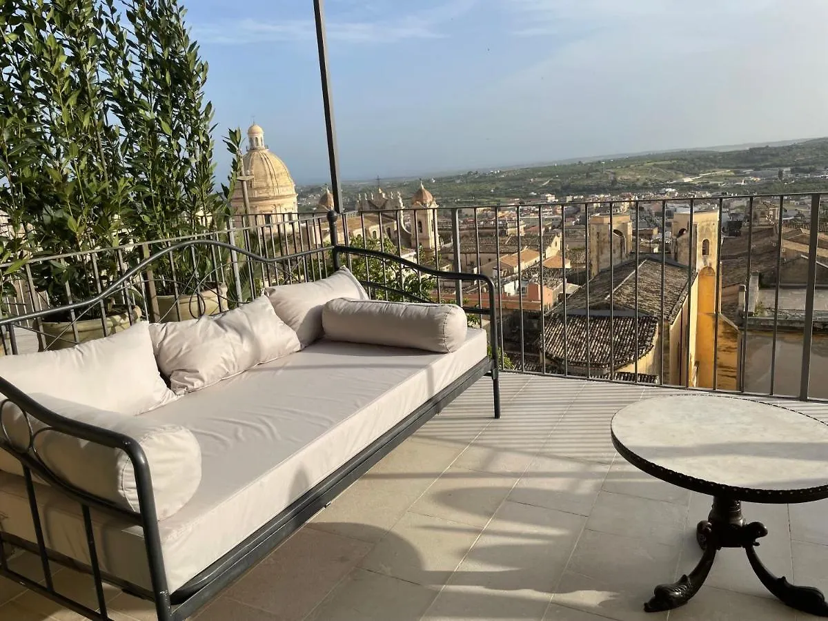 Aria Rooms And Terrace Noto 0*,  Italië